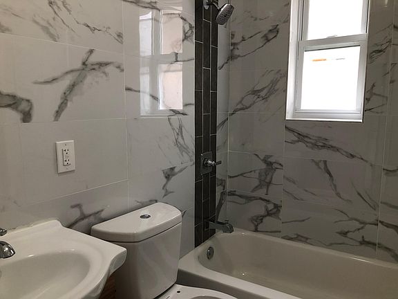 5th image of 500 Baldwin Ave APT 27
