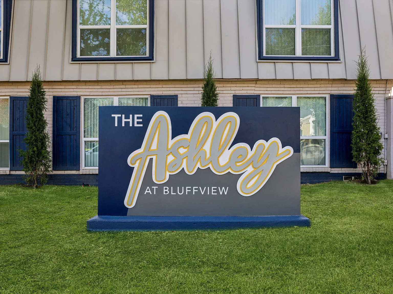 The Ashley at Bluffview Apartments — Photo 2