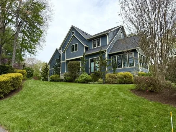 1712 Abbey Oak Dr, Vienna, VA 22182