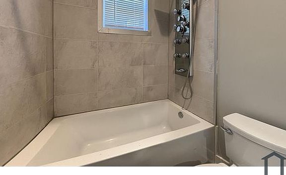 4th image of 1238 W Huntingdon St #2