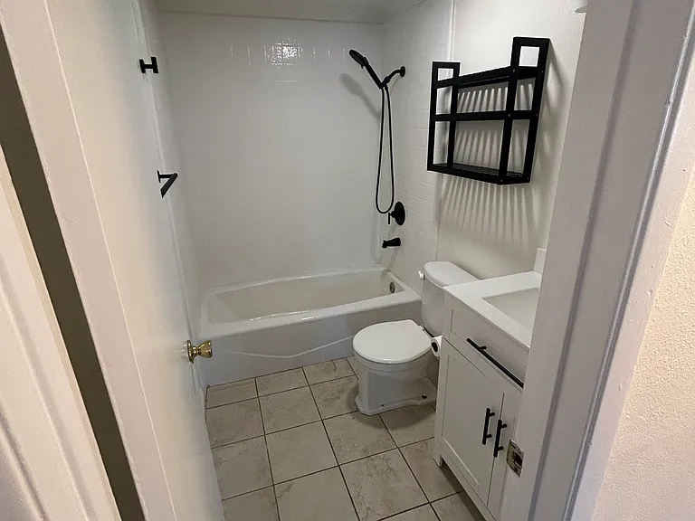 1540 Elm Ave #A — Photo 5