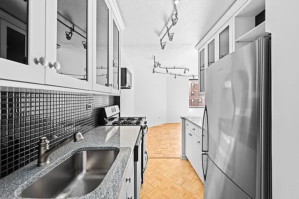 Sold by Compass | media 6
