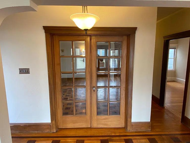 42 Castle Manor Ave — Photo 11