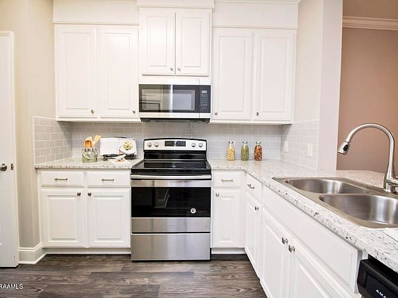 5th image of 9 Townhouse Cv