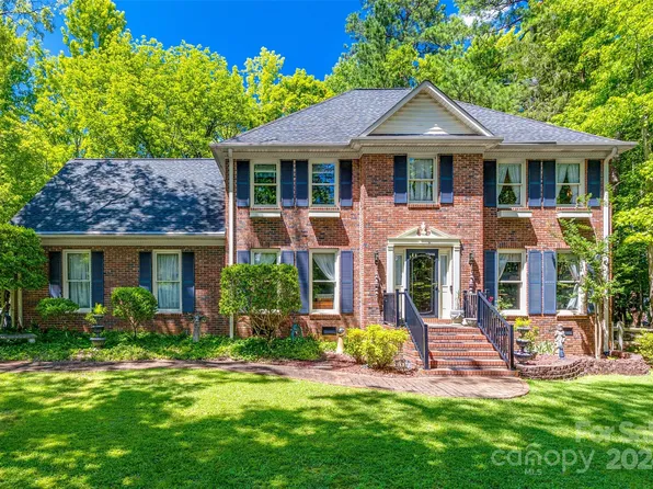 1818 Sardis Dr, Lancaster, SC 29720