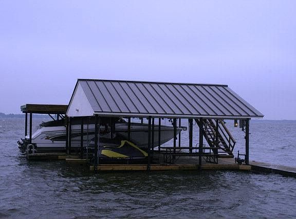 4th image of 553 Arrowwood Beach Cir