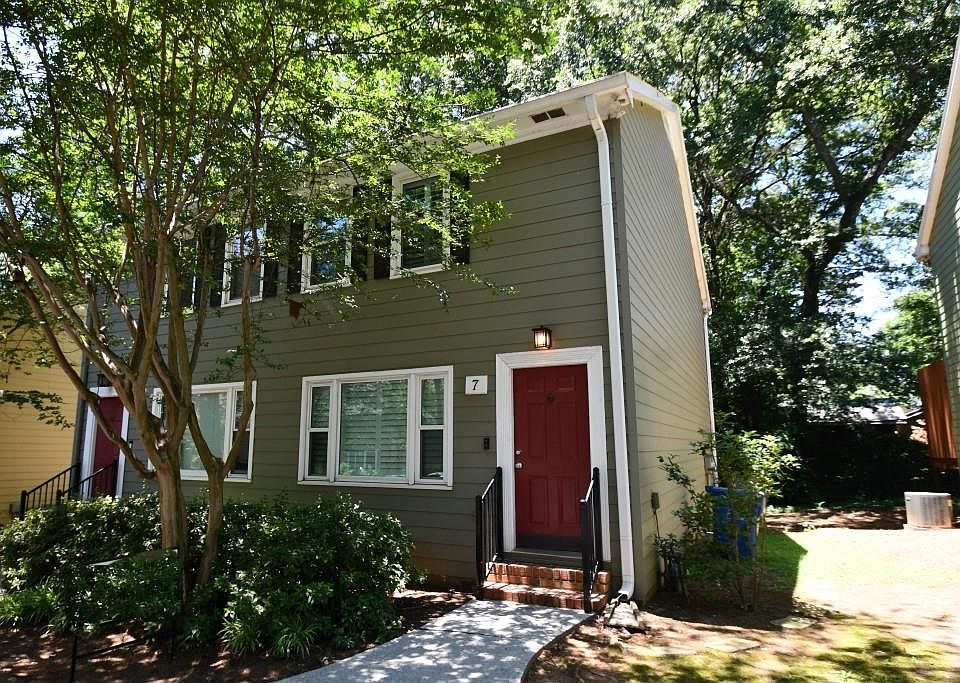 1st image of 7 Holly Downs Ct NW