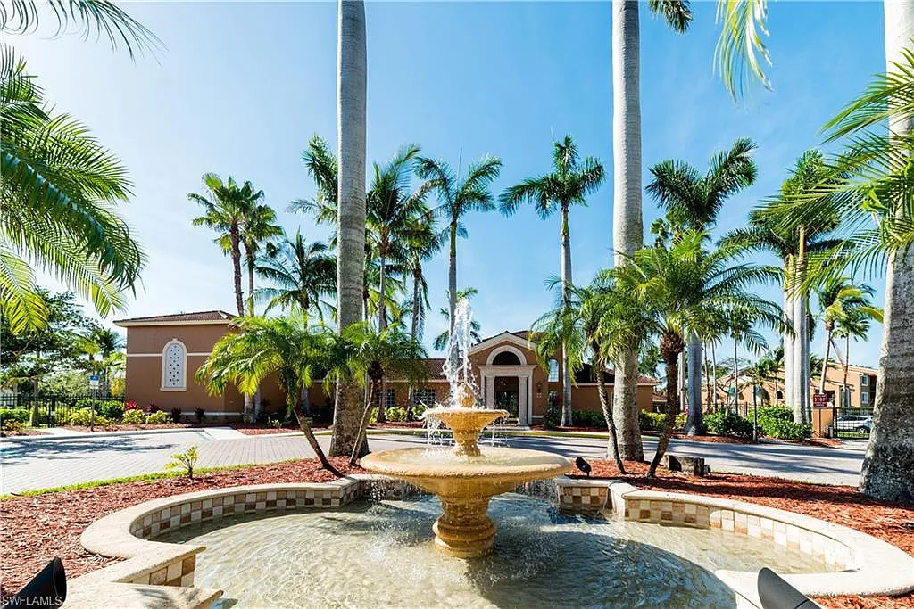 3 bed, 2.0 bath, 1219 sqft, $2,050 — Photo 4