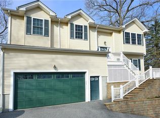 123 Whiting St, Cranston, RI 02920