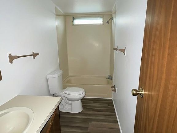 3rd image of 1291 Baker Rd