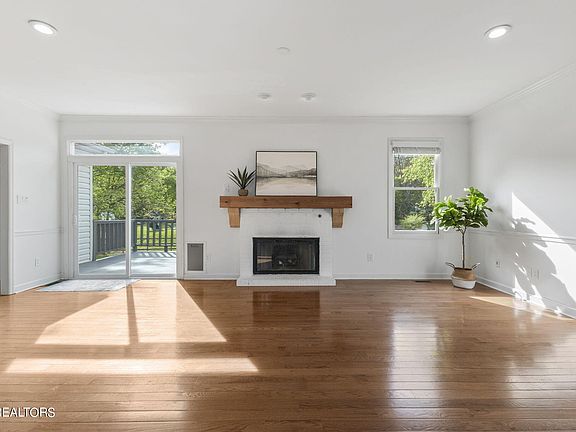 4th image of 416 Sweetgum Dr