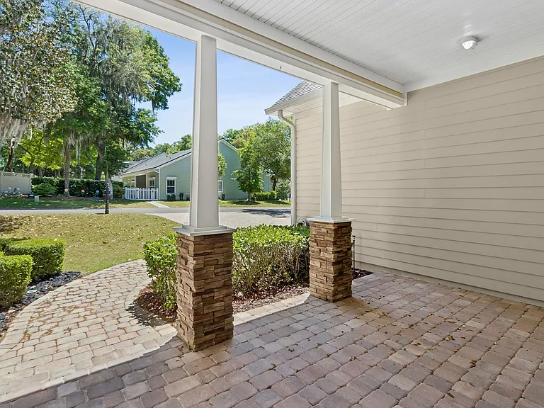 1600 Highland Dunes Way — Photo 3