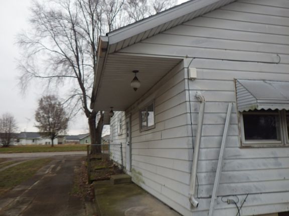 2nd image of 1833 Cherrywood Ave