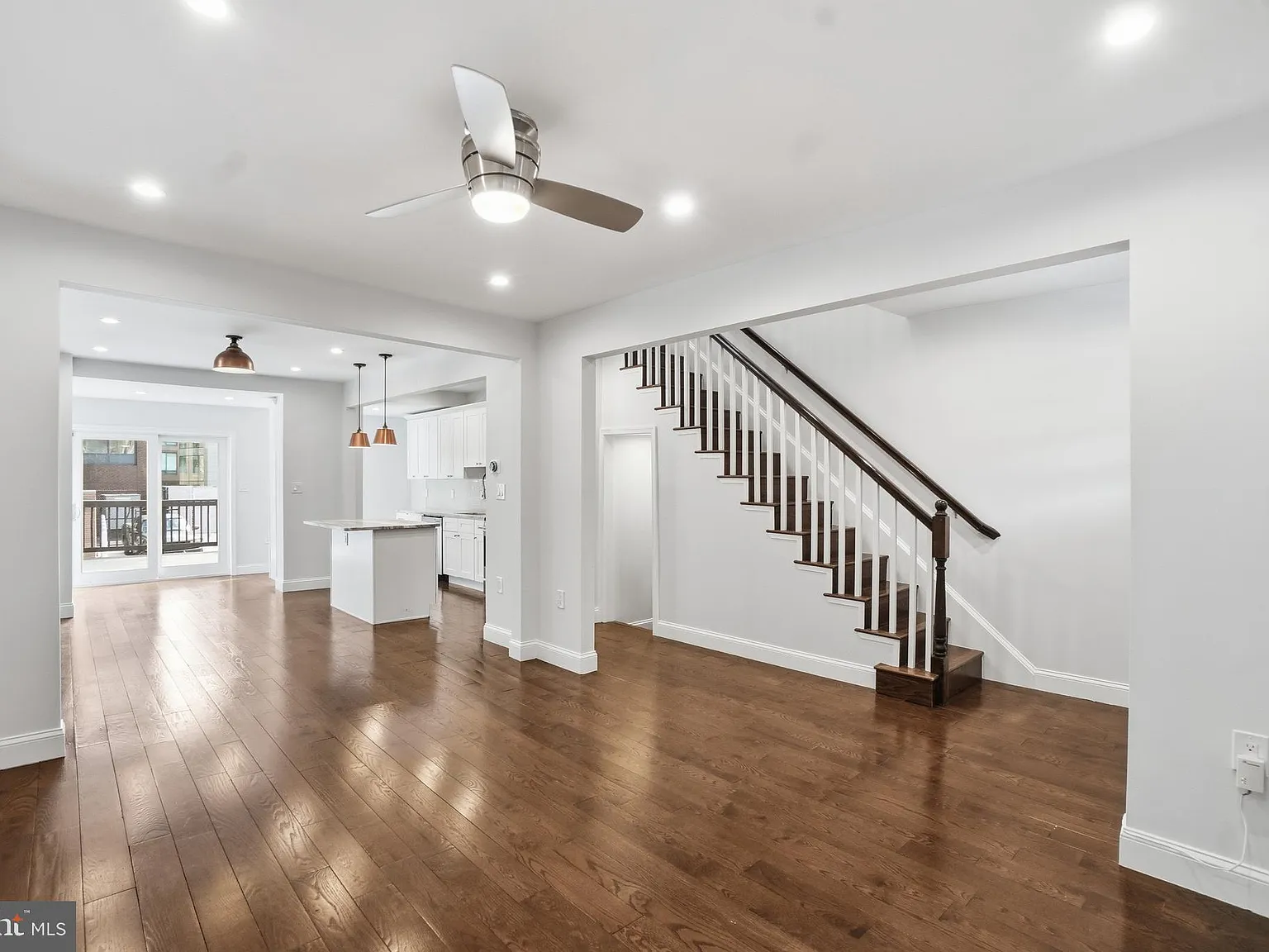 3 bed, 1785 sqft, $4,000 — Photo 3