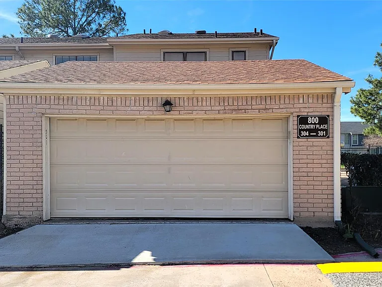 800 Country Place Dr #301 — Photo 15