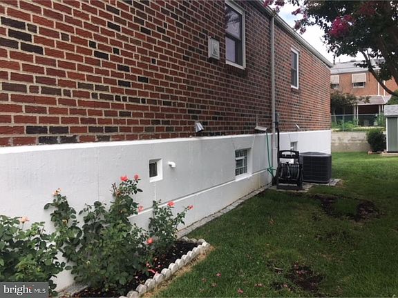 3rd image of 11938 Glenfield St