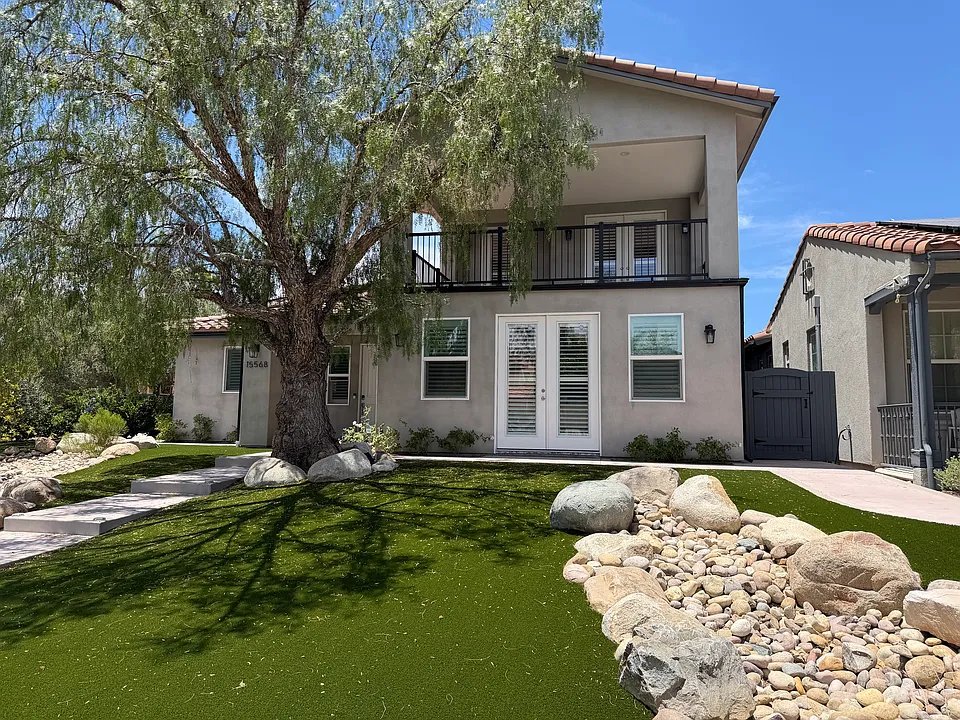 15570 Pinehurst Pl