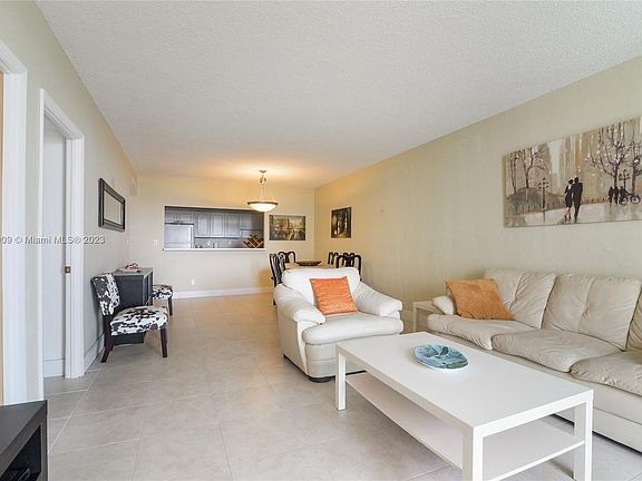 2nd image of 19380 Collins Ave APT 619