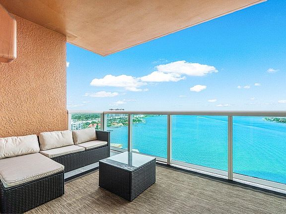 2nd image of 2650 Lake Shore Dr Unit 2205