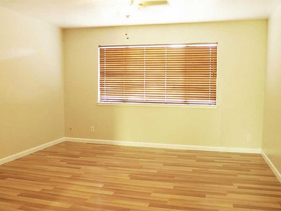 3rd image of 1816 S San Joaquin Dr