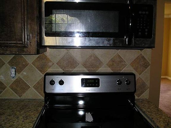 4th image of 9190 McLean St