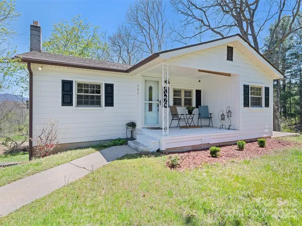 791 Edwards Cove Rd, Waynesville, NC 28786