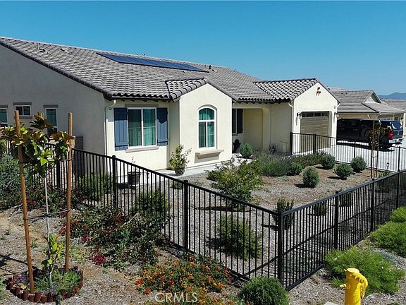 4th image of 1560 Foothill Dr