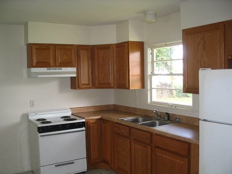 2nd image of 581 Margaret Dr