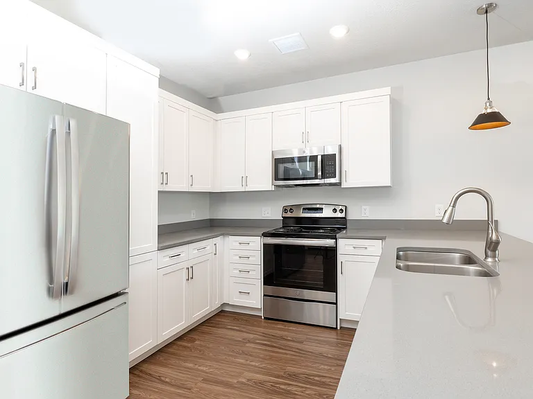 Citizens West Apartments — Photo 18