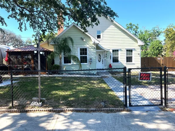 121 E Walnut St, Avon Park, FL 33825