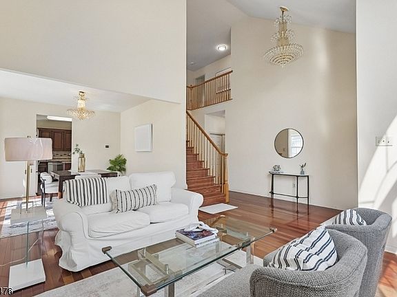 4th image of 61 Shields Ln