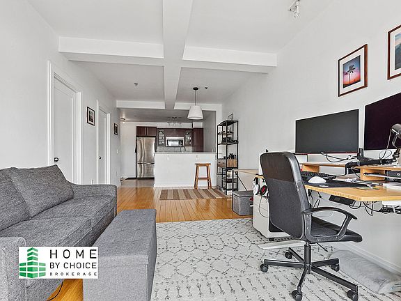 4th image of 302 2nd St APT 4C