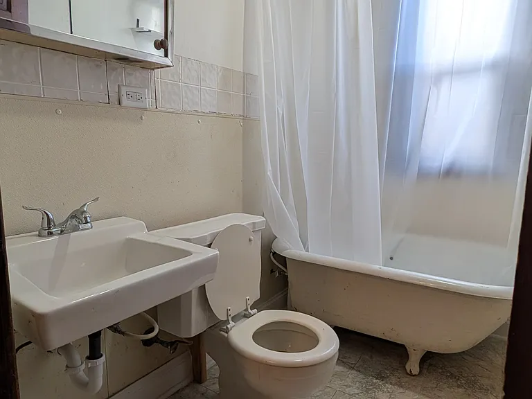 2305 White St #2 — Photo 9