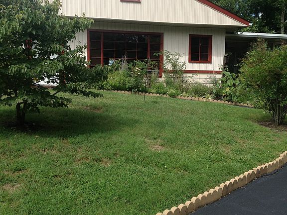 2nd image of 3615 Lucinda Dr