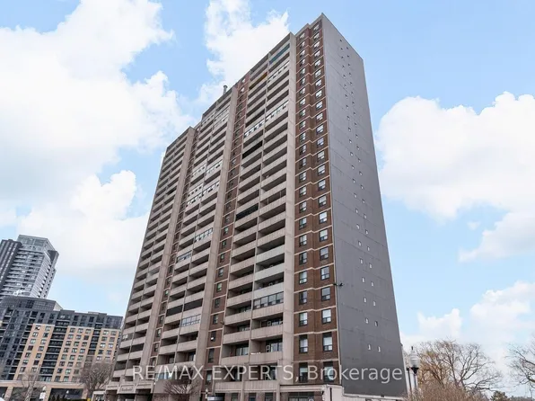 3390 Weston Rd #2304, Toronto, ON M9M 2X3