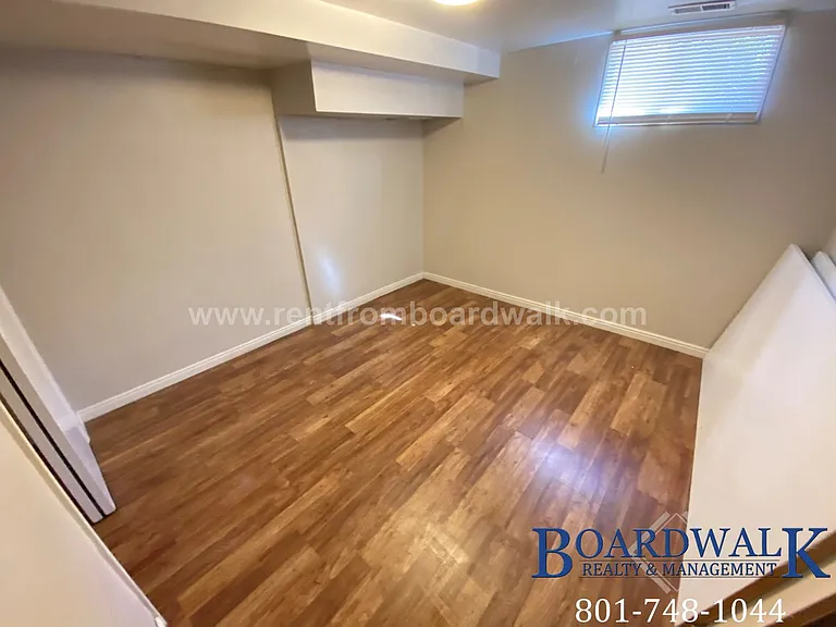 2527 E Valley View Ave — Photo 9