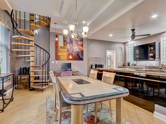 5th image of 1679 N Cass St APT 1