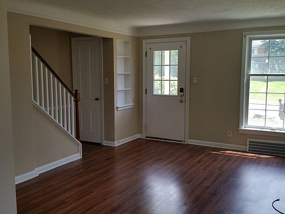 2nd image of 17925 Chagrin Blvd