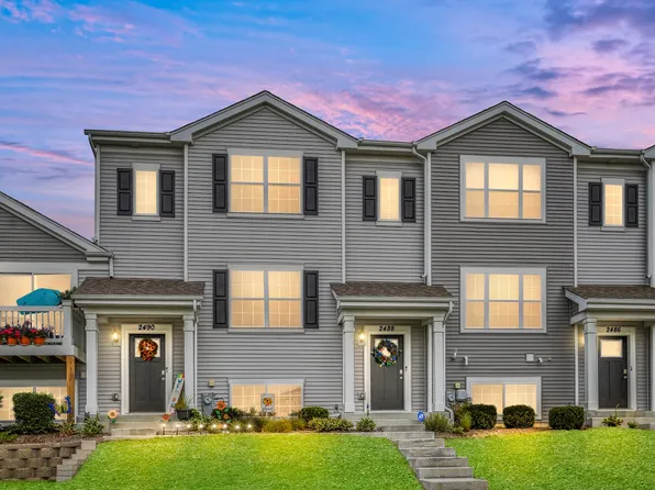 2490 Bella Dr, Hampshire, IL 60140