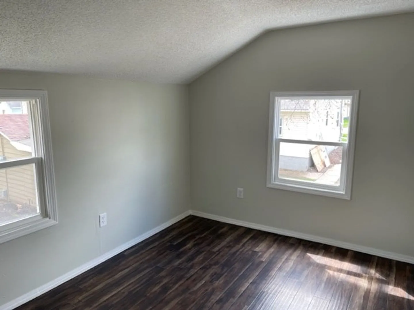409 Campbell Ave — Photo 3