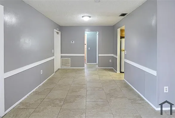 6 bed, $5,730 — Photo 4