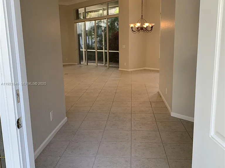 2518 Bay Pointe Ct — Photo 8