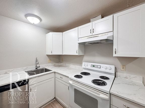 4th image of 2733 Hefner Ave