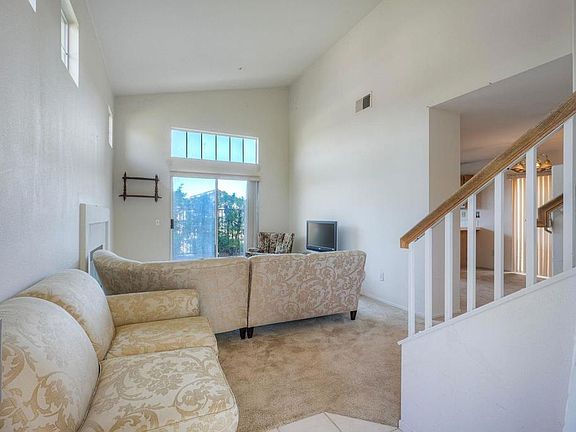 2nd image of 32033 Arlington Cir