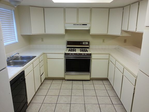 3rd image of 6605 Mesquite Ave APT D