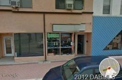 1st image of 608 Main St
