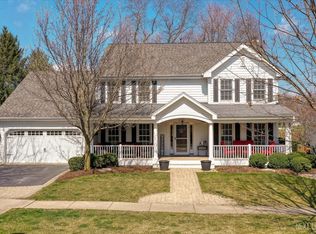 359 Colonial Cir, Geneva, IL 60134