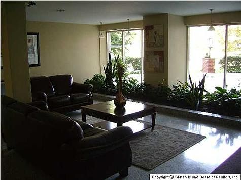 4th image of 350 Richmond Ter APT 3H