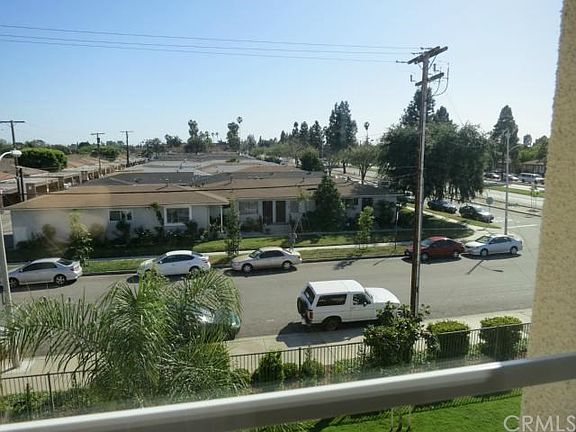 4th image of 9025 Catherine St