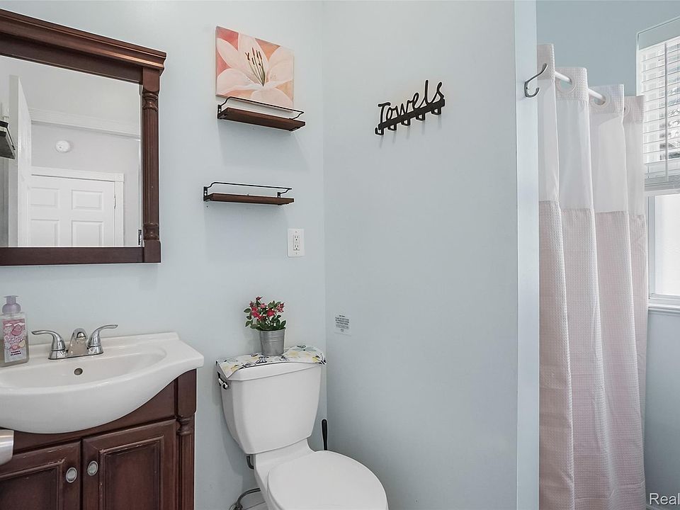 510 S Michigan Ave, photo 24